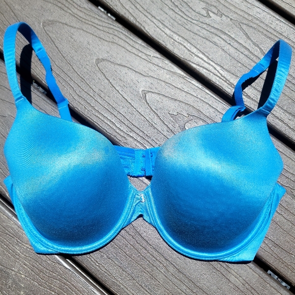Victoria's Secret Other - 36D Victoria's Secret lined perfect coverage bra.  EUC